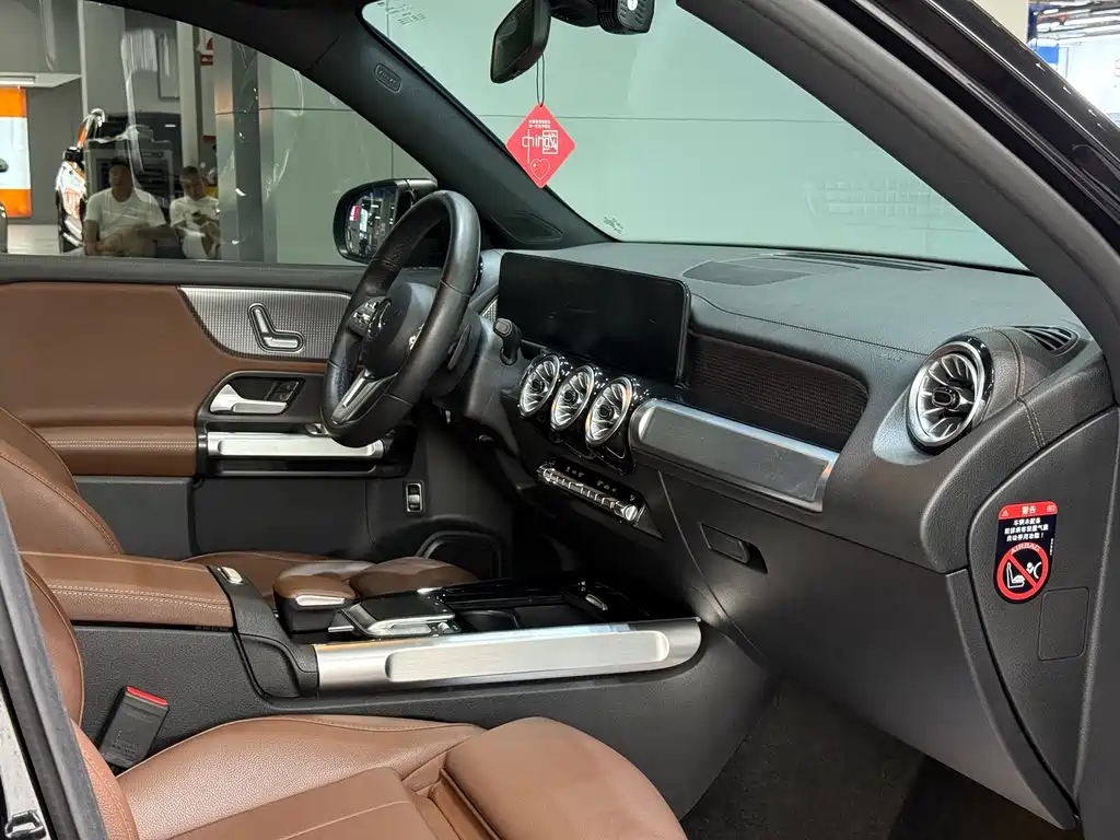 MERCEDES BENZ GLB 2021