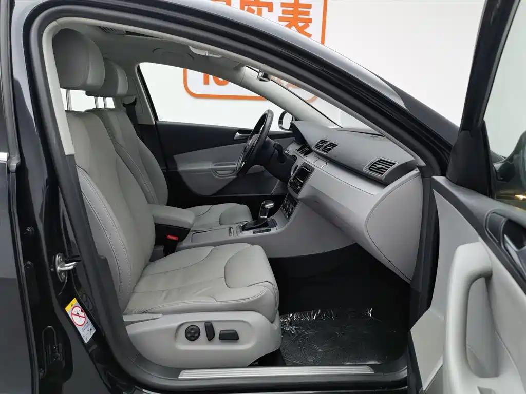 VOLKSWAGEN MAGOTAN 2011