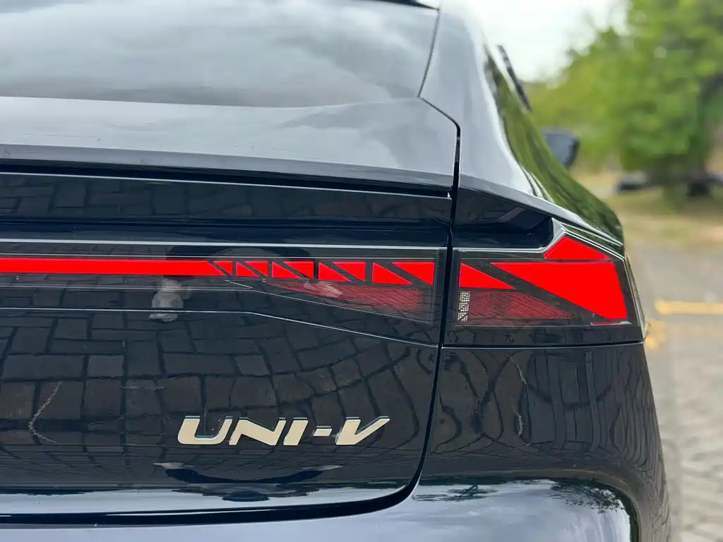 CHANGAN UNI-V 2023