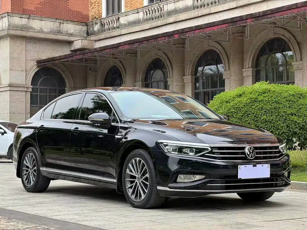 VOLKSWAGEN MAGOTAN 2021