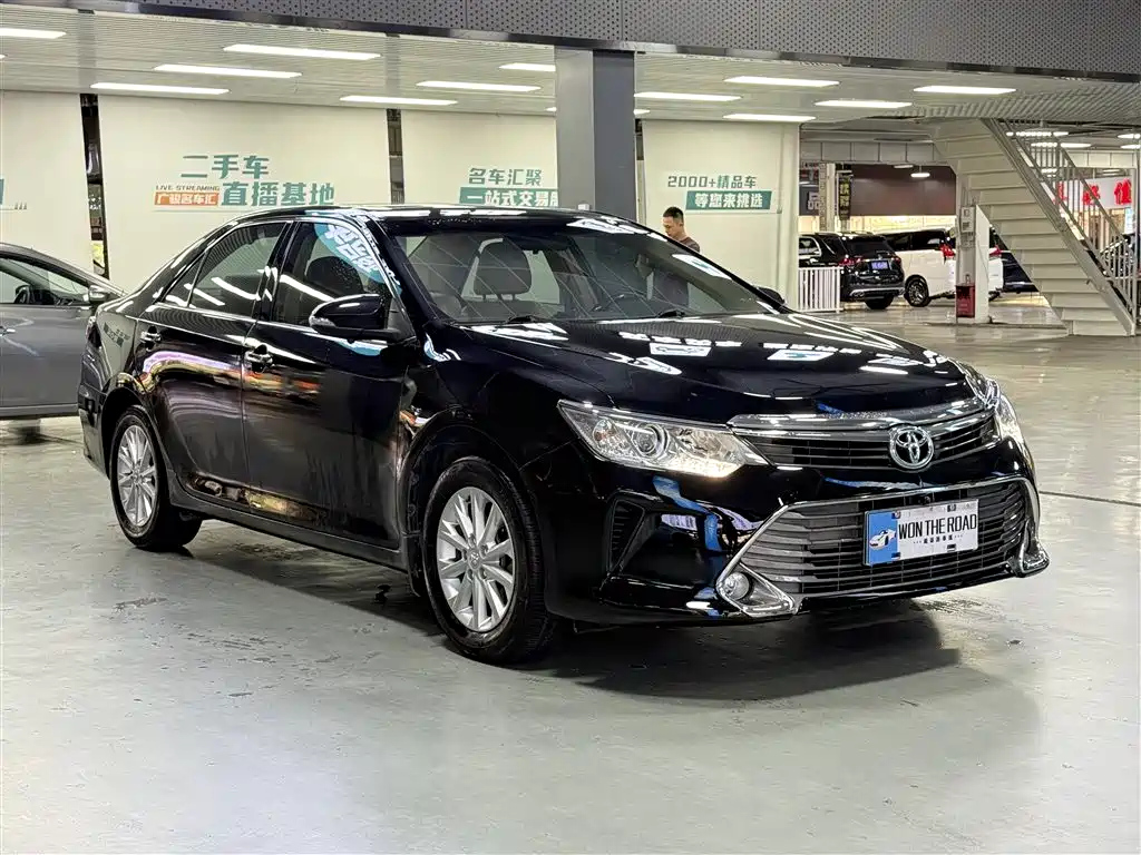TOYOTA CAMRY 2016