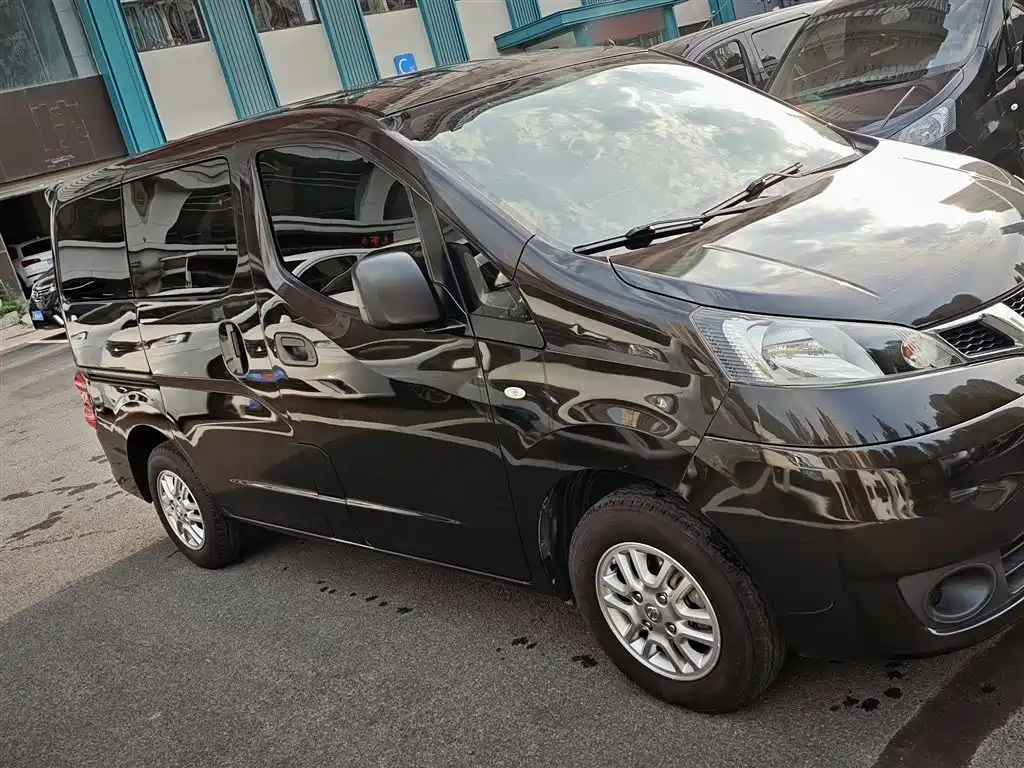 NISSAN NV200 2016