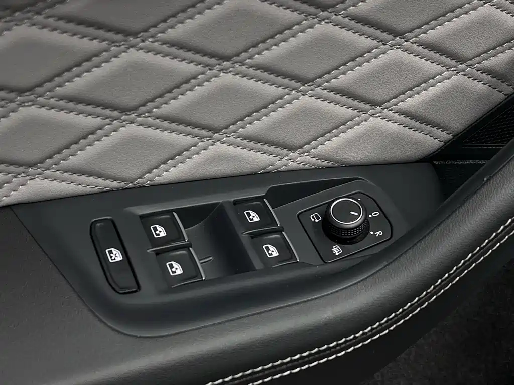 VOLKSWAGEN MAGOTAN 2023