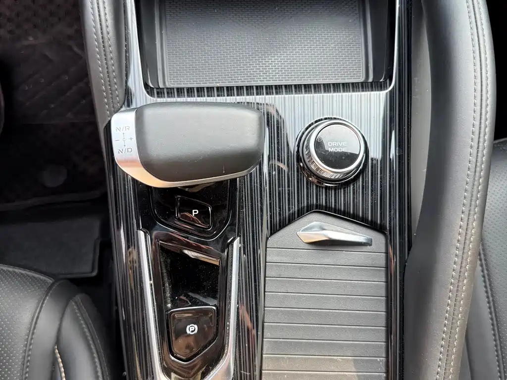 GEELY AUTO MONJARO 2025