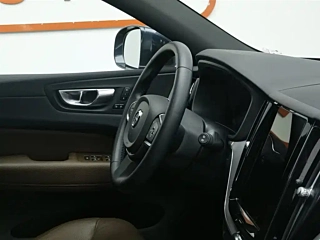 VOLVO XC60 2022 YEAR B5 4WD DELUXE EDITION 2022