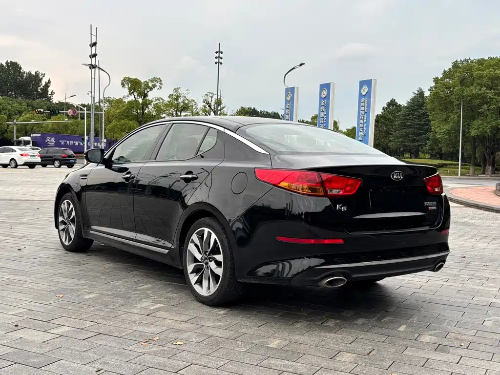 KIA K5 2015