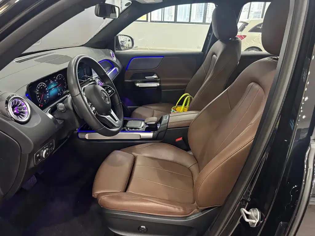 MERCEDES BENZ GLB 2023