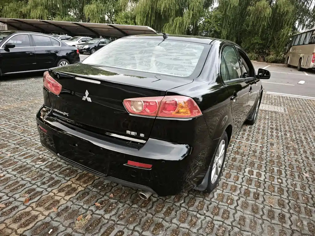 MITSUBISHI LANCER EX 2013