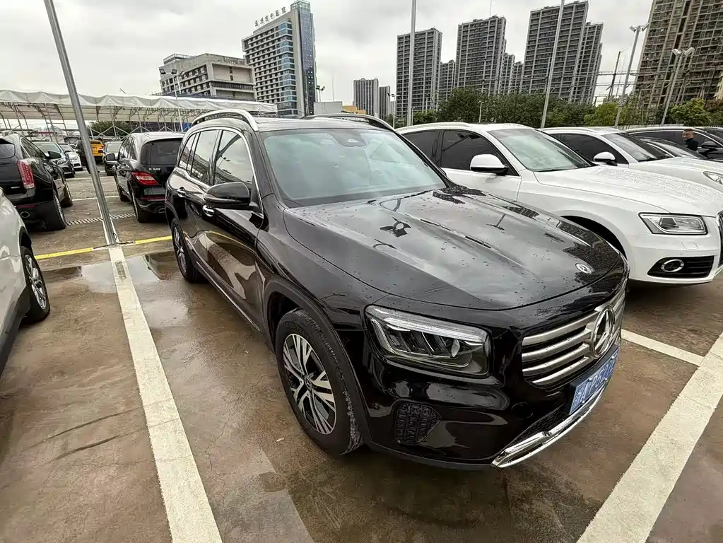 MERCEDES BENZ GLB 2024