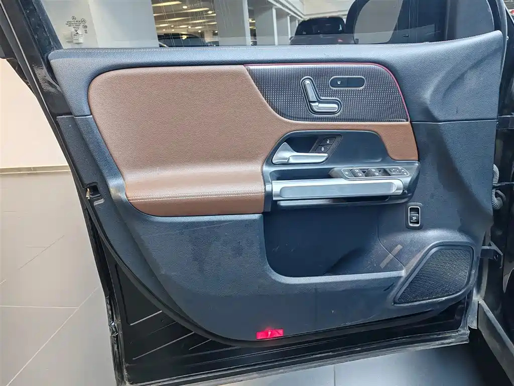 MERCEDES BENZ GLB 2021