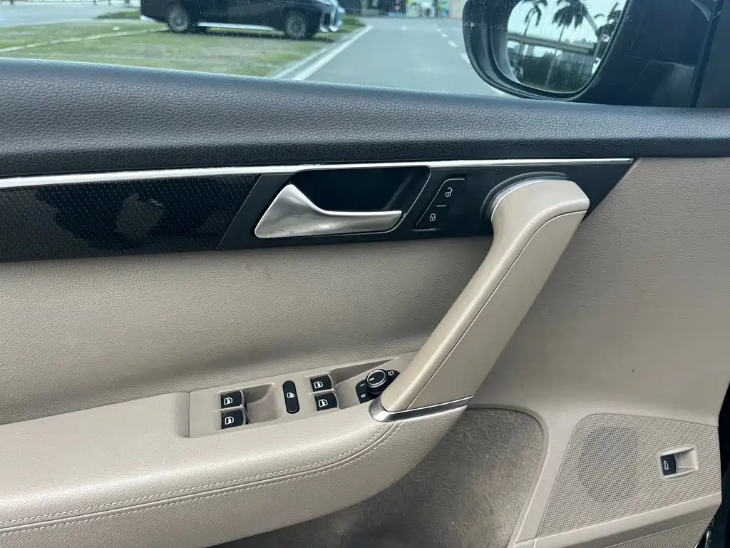 VOLKSWAGEN MAGOTAN 2015