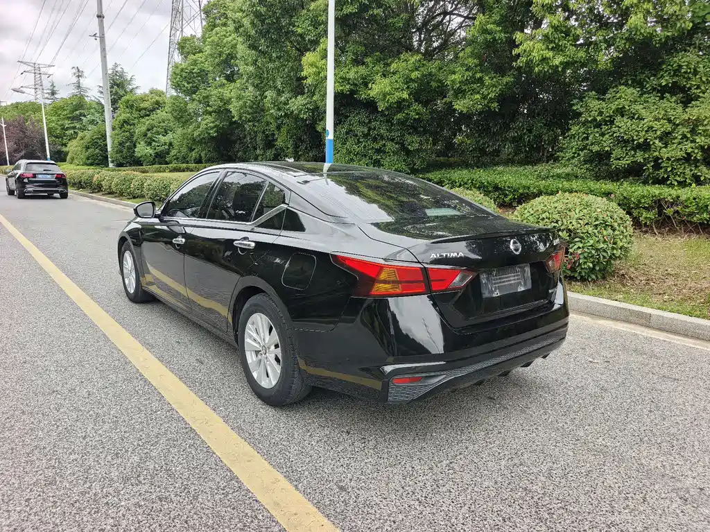 NISSAN TEANA 2020