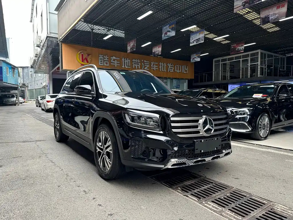 MERCEDES BENZ GLB 2025