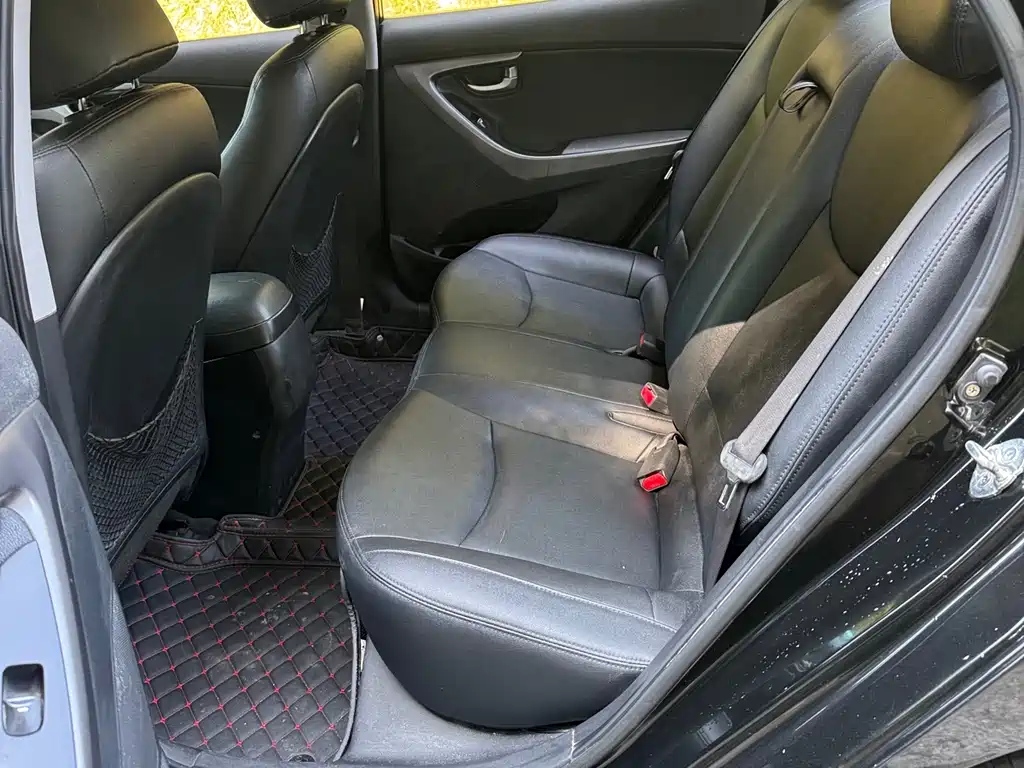 HYUNDAI ELANTRA 2015