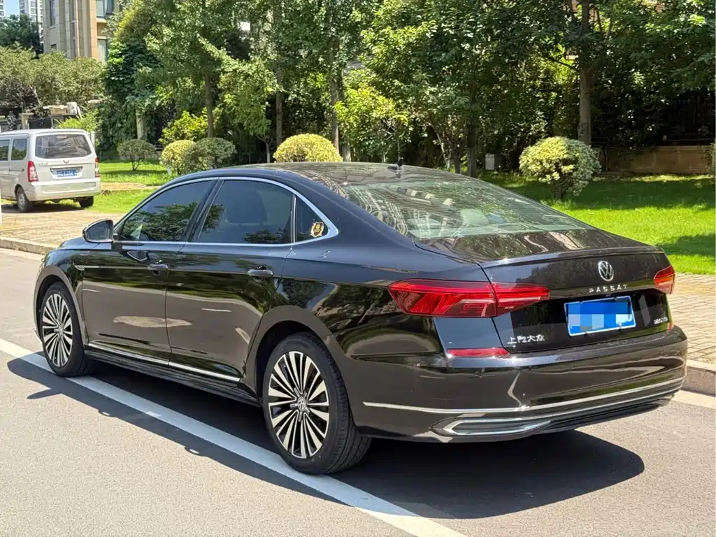 VOLKSWAGEN PASSAT 2021