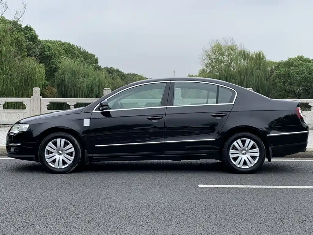 VOLKSWAGEN MAGOTAN 2009