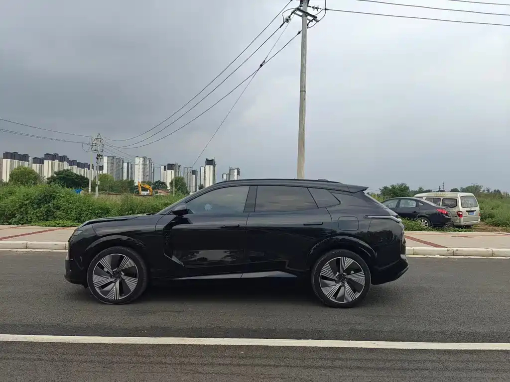 LYNK&CO 08 NEW ENERGY 2023
