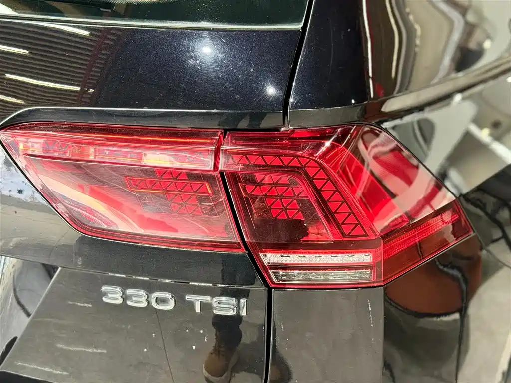 VOLKSWAGEN TIGUAN L 2021
