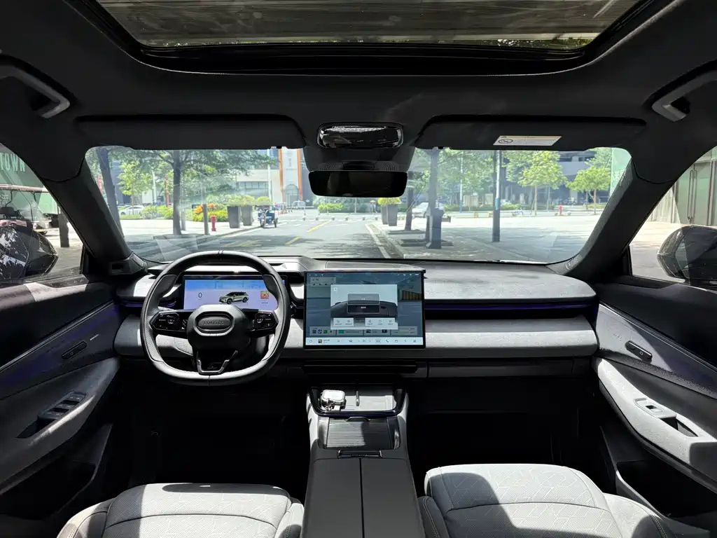 LYNK&CO 08 NEW ENERGY 2024