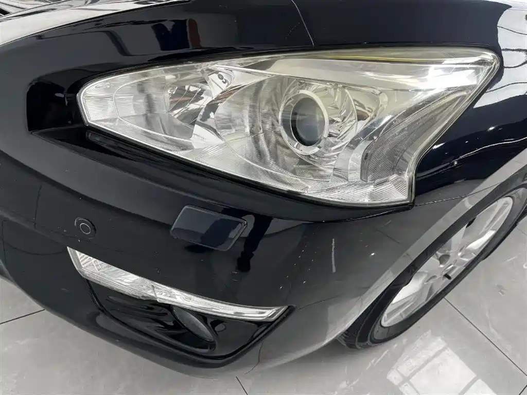 NISSAN TEANA 2015