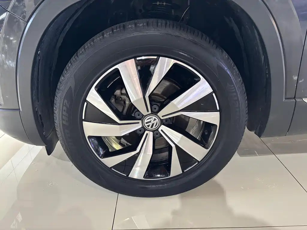 VOLKSWAGEN TAYRON 2020