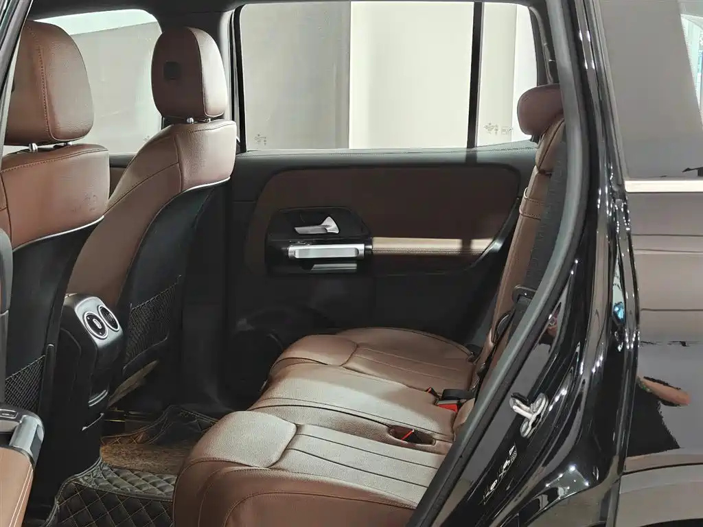 MERCEDES BENZ GLB 2024