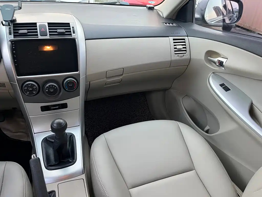TOYOTA COROLLA 2012