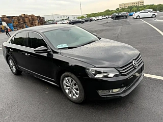 VOLKSWAGEN PASSAT 2013