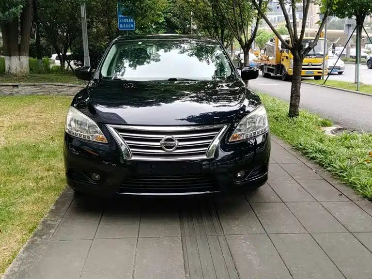 NISSAN SYLPHY 2012