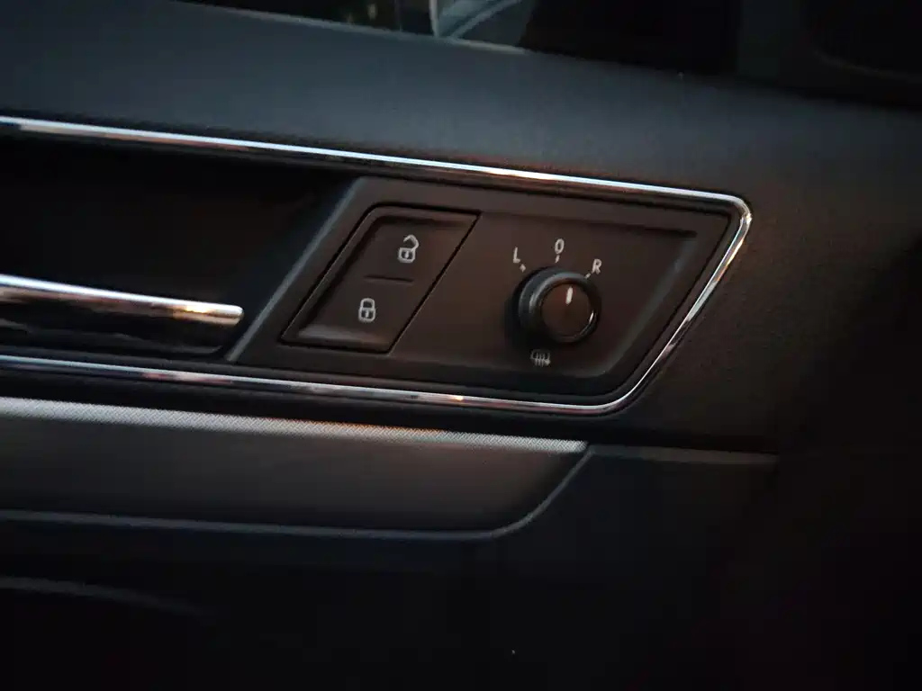 VOLKSWAGEN LAVIDA 2016