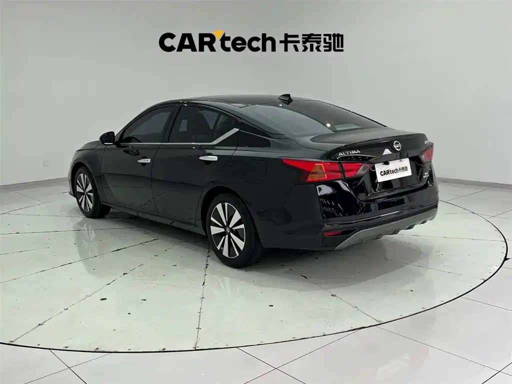 NISSAN TEANA 2022
