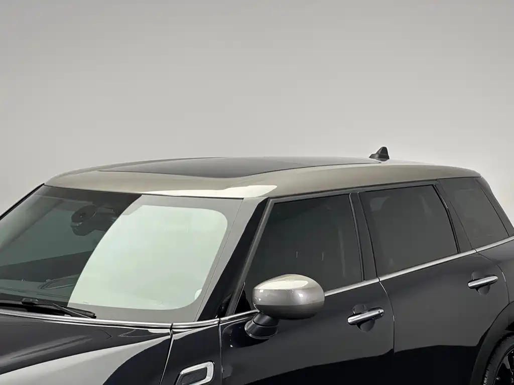MINI CLUBMAN 2023