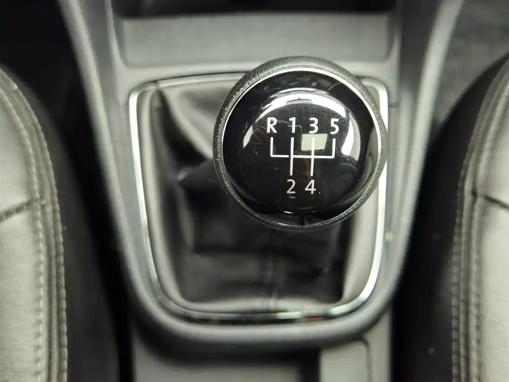 VOLKSWAGEN JETTA 2016
