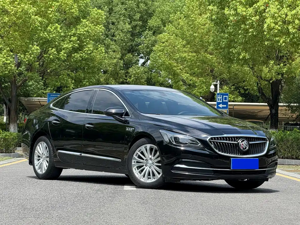 BUICK LACROSSE 2018