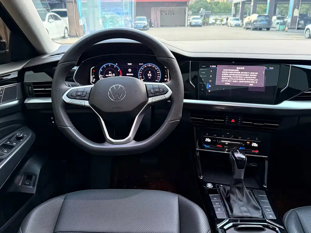VOLKSWAGEN PASSAT 2025