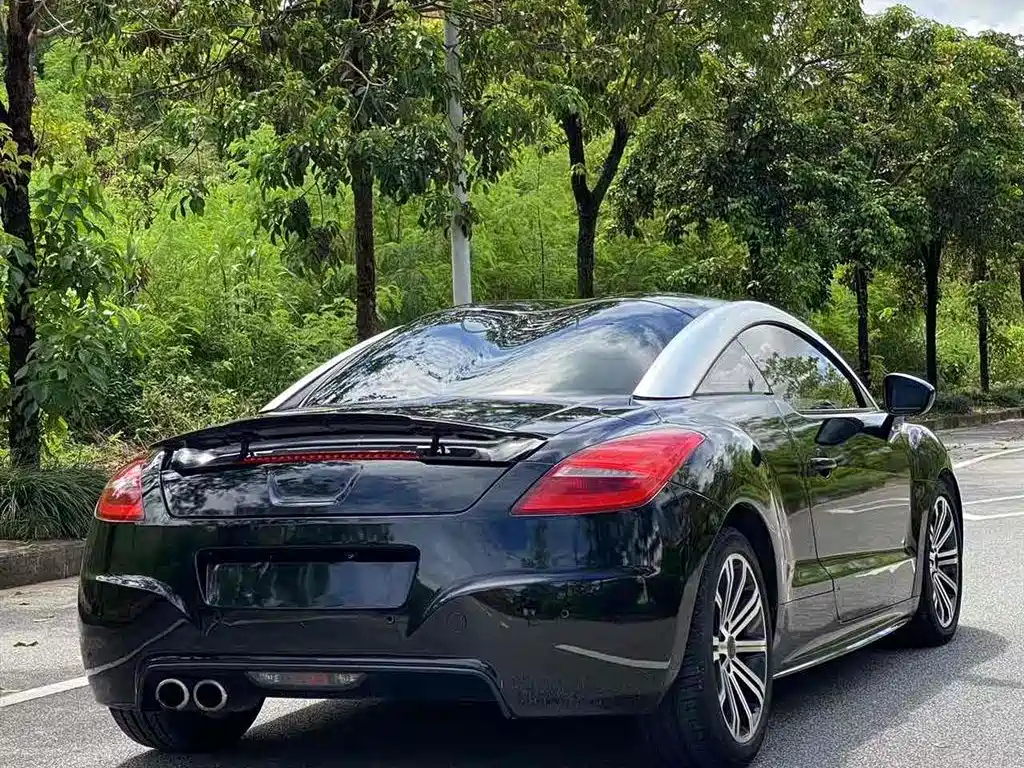 PEUGEOT RCZ 2011