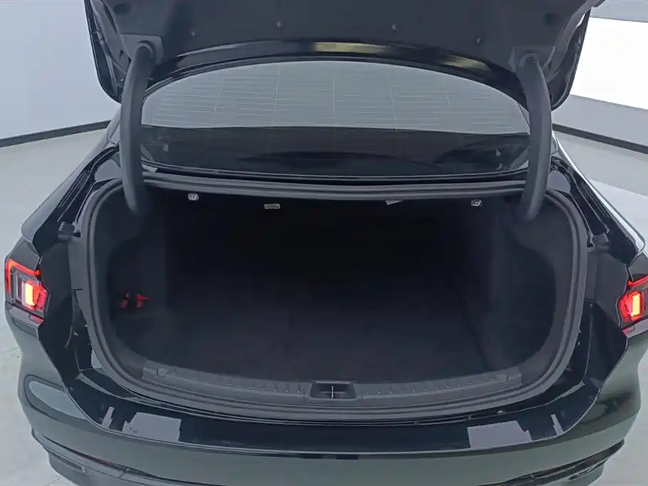 FORD MONDEO 2023