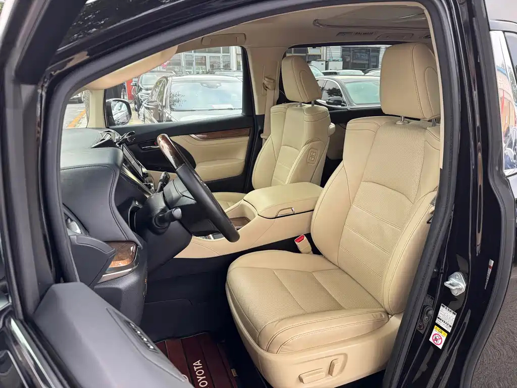 TOYOTA ALPHARD 2018
