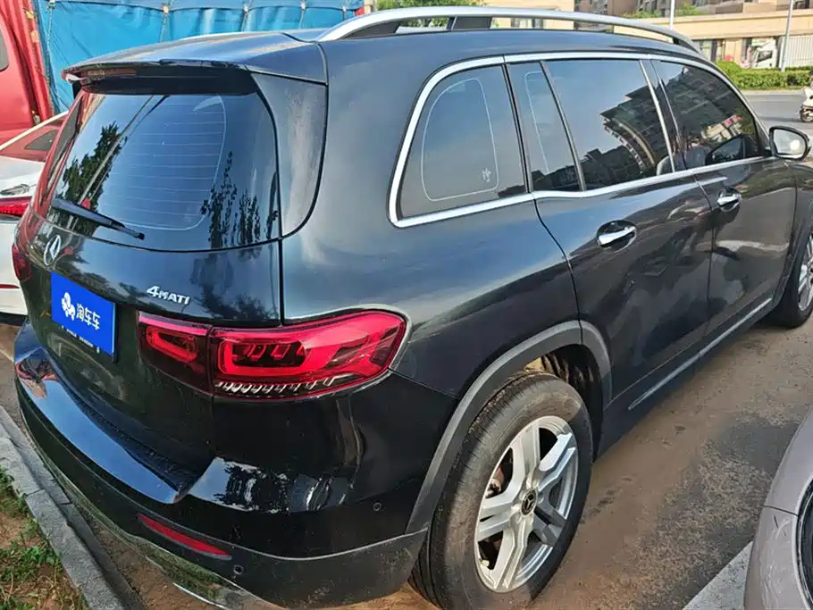 MERCEDES BENZ GLB 2023
