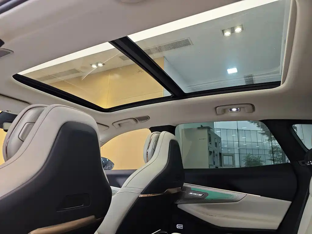 LYNK&CO 08 NEW ENERGY 2025