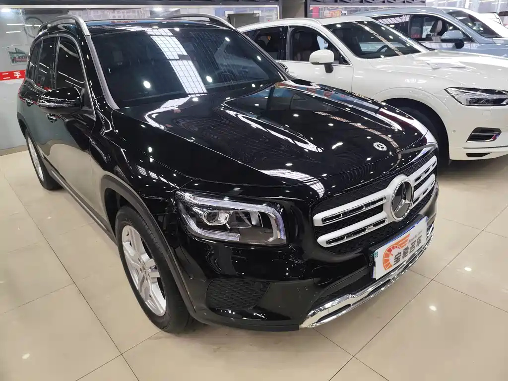 MERCEDES BENZ GLB 2023