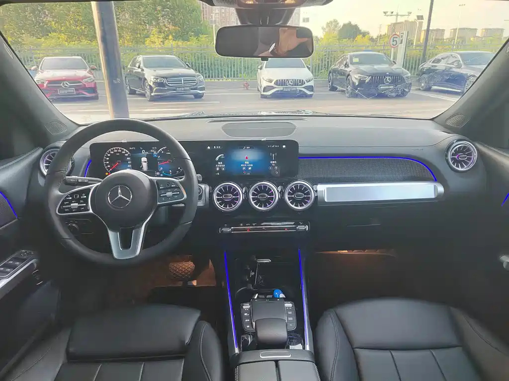 MERCEDES BENZ GLB 2023