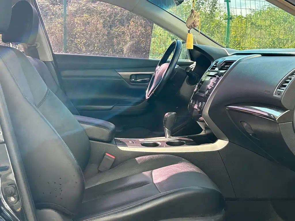 NISSAN TEANA 2015