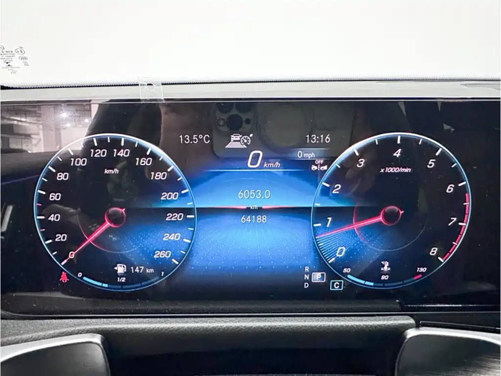 MERCEDES BENZ GLB 2023