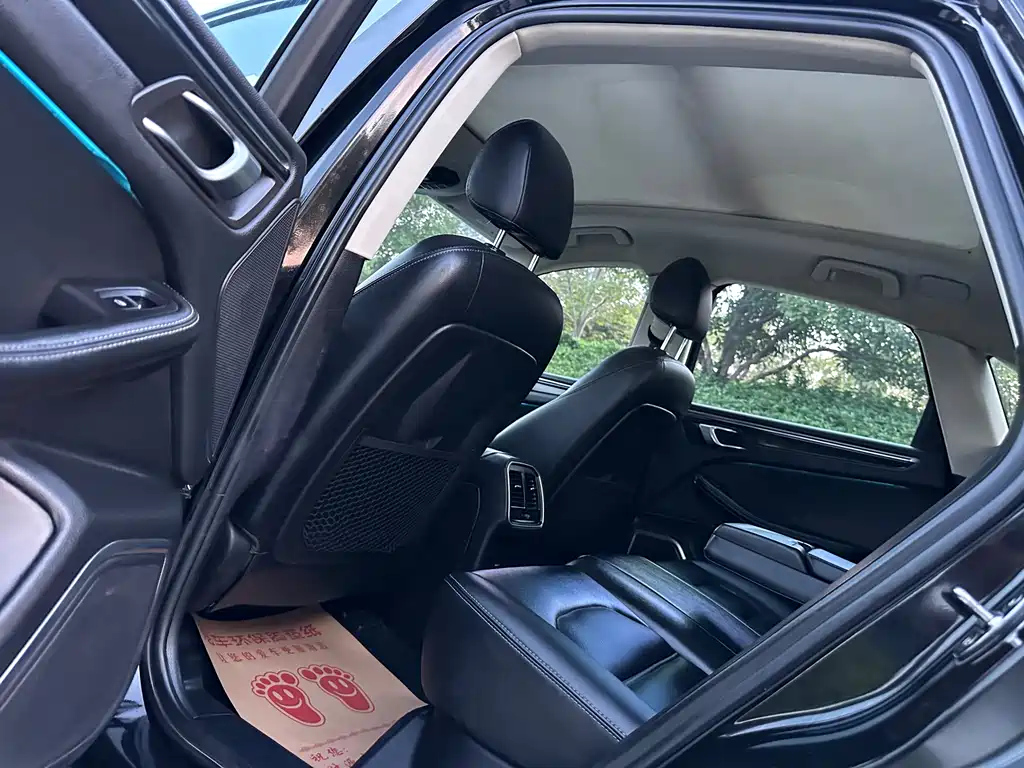 ZOTYE SR9 2017