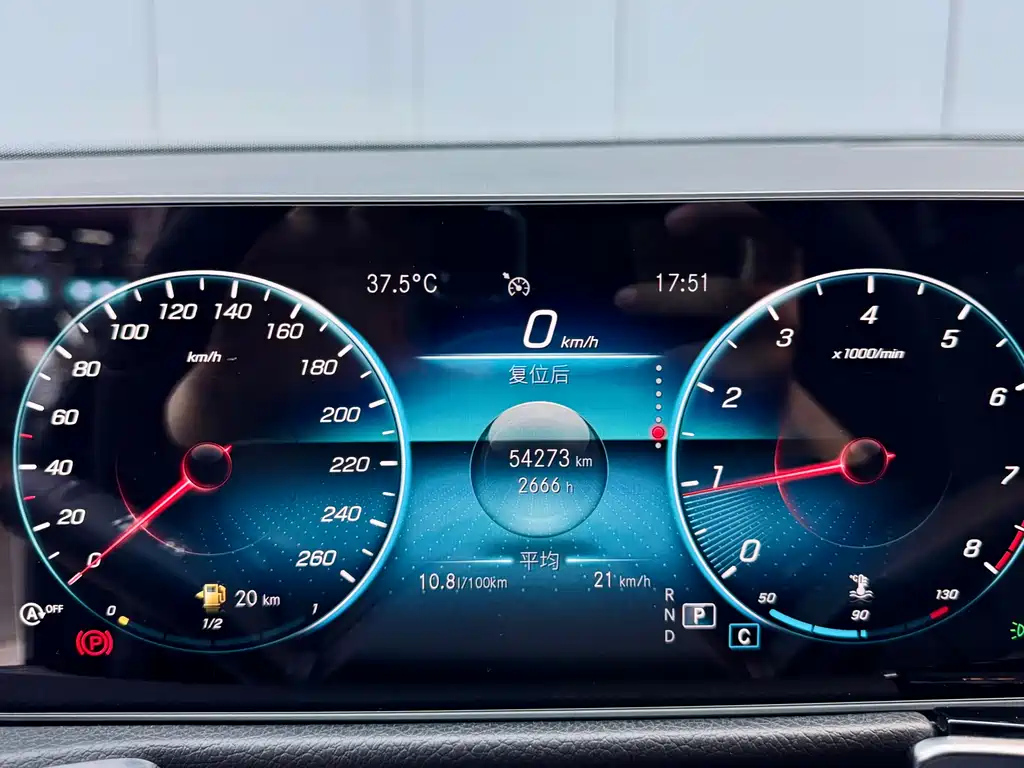 MERCEDES BENZ GLB 2020