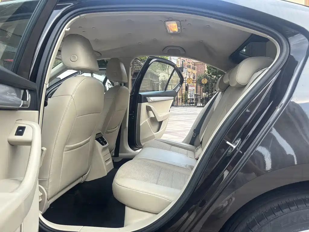 SKODA OCTAVIA 2015