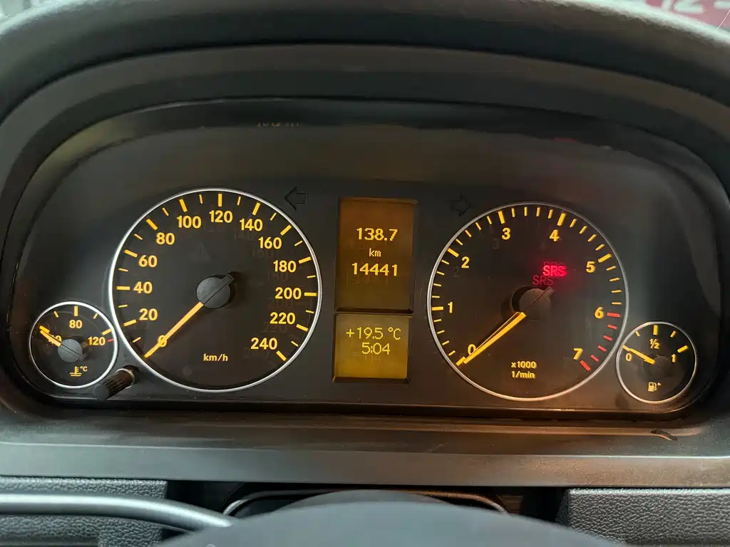 MERCEDES BENZ A-CLASS IMPORT 2011