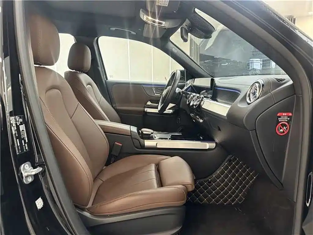 MERCEDES BENZ GLB 2024