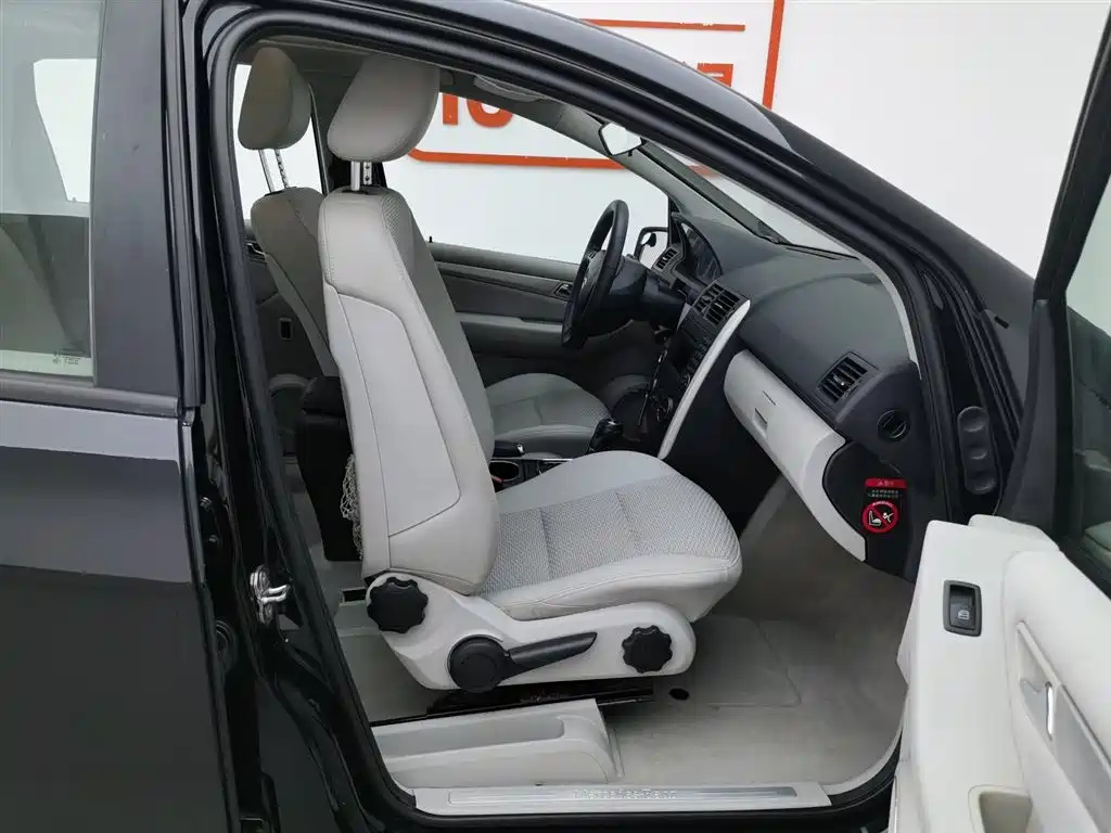 MERCEDES BENZ A-CLASS IMPORT 2011